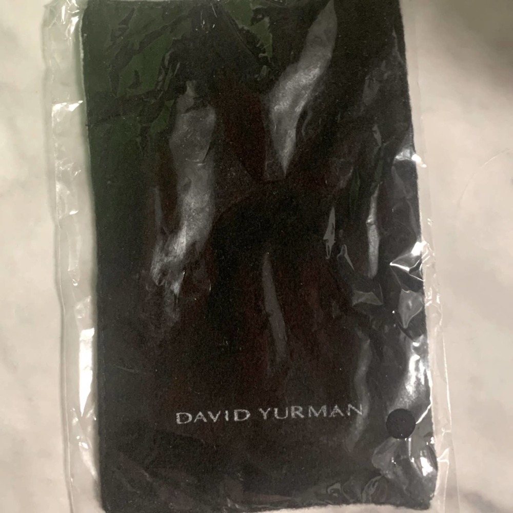 New David Yurman Black and White Jewelry Polishing Cloth New in Plastic 6”x 3.5” - Picture 4 of 7
